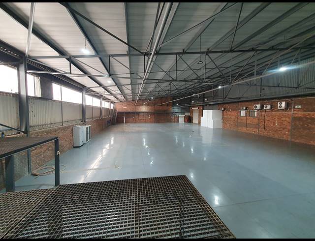 2,805M² WAREHOUSE TO LET IN ORMONDE